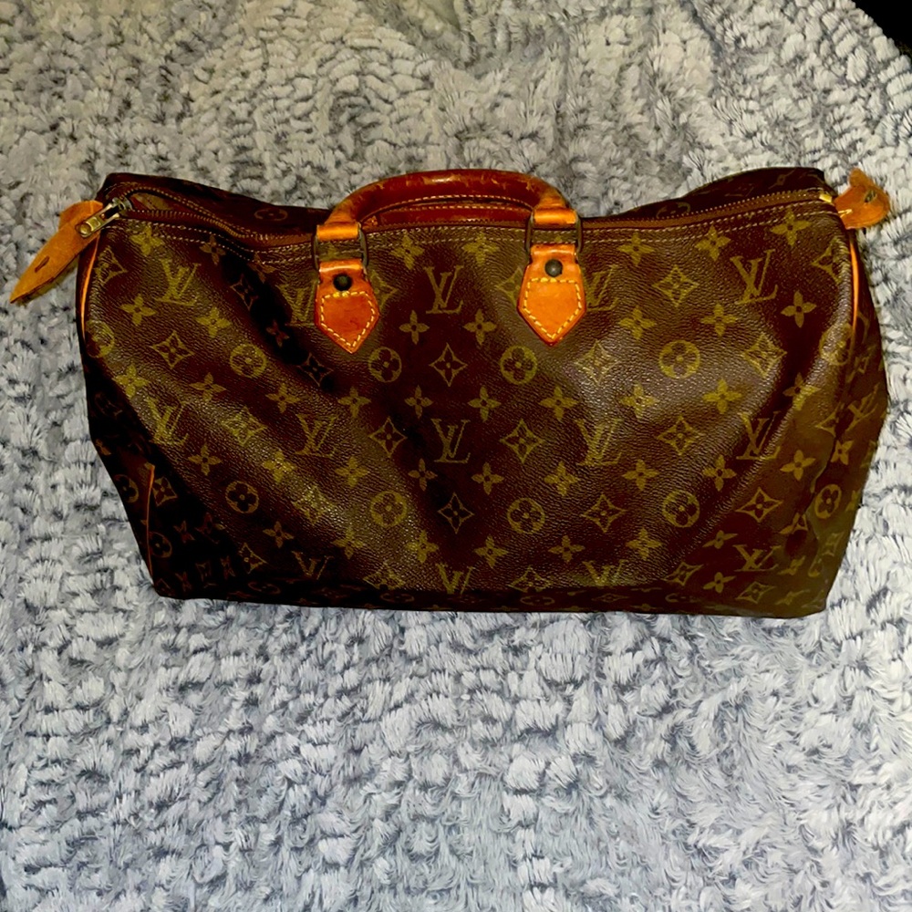 Authentic Vintage (1980’s) Louis Vuitton Monogram Speedy (40)